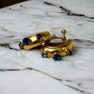 Vintage Coro gold tone blue gem screw back earrings